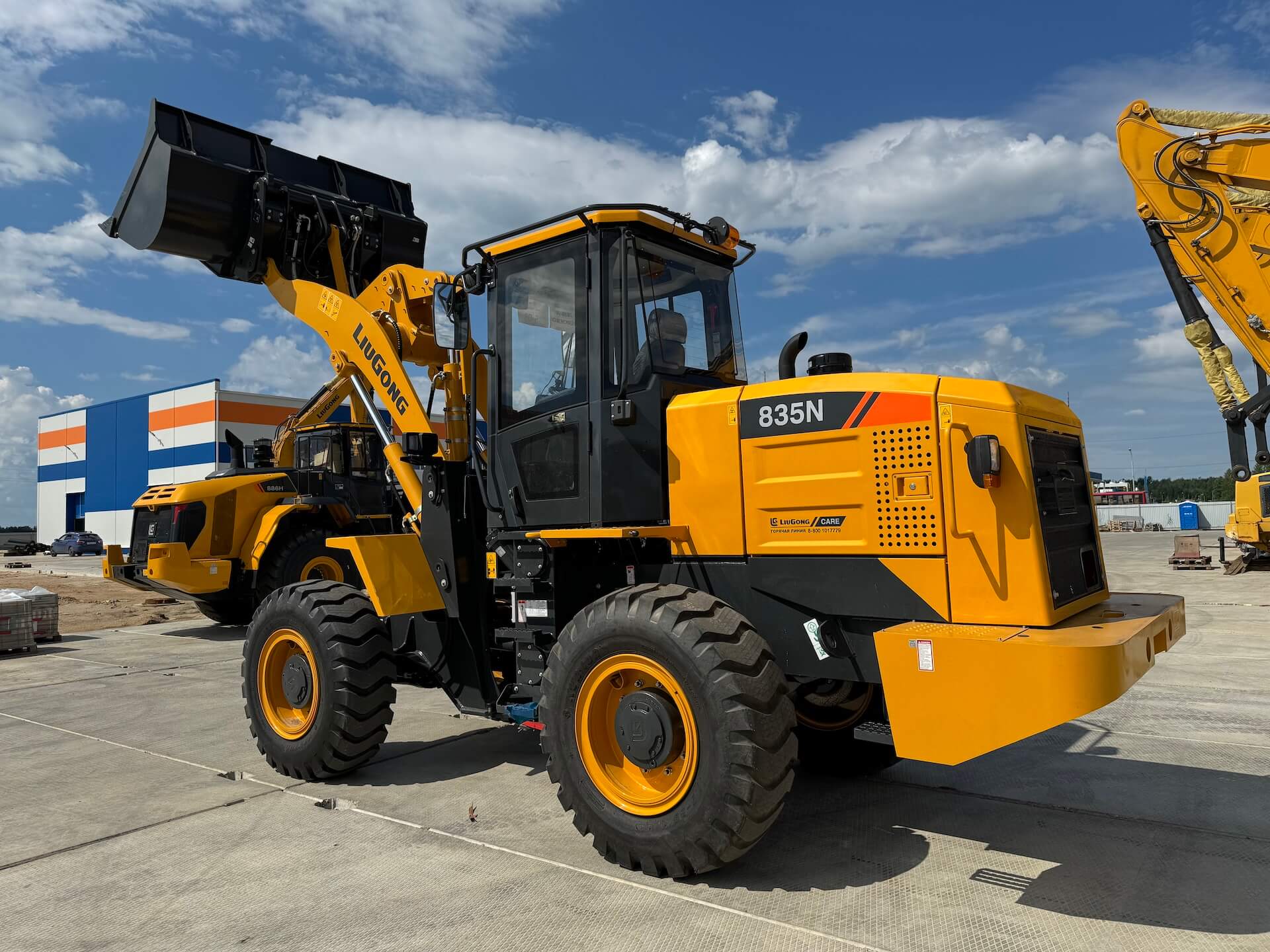 Фронтальй погрузчик